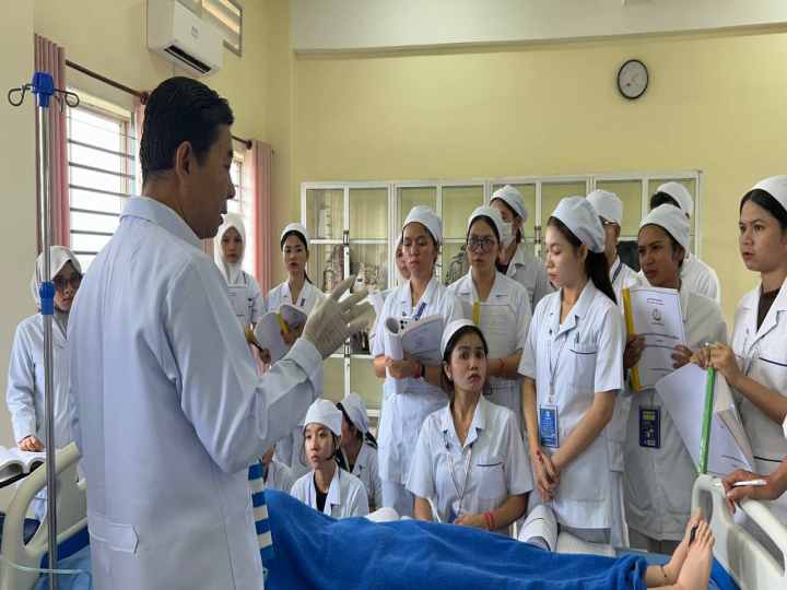 សកម្មភាពរៀនអនុវត្តត្រាប់របស់និស្សិតបរិញ្ញាបត្ររងគិលានុបដ្ឋាក