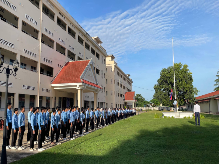 សកម្មភាពមន្ត្រី និងនិស្សិតគោរពទង់ជាតិ